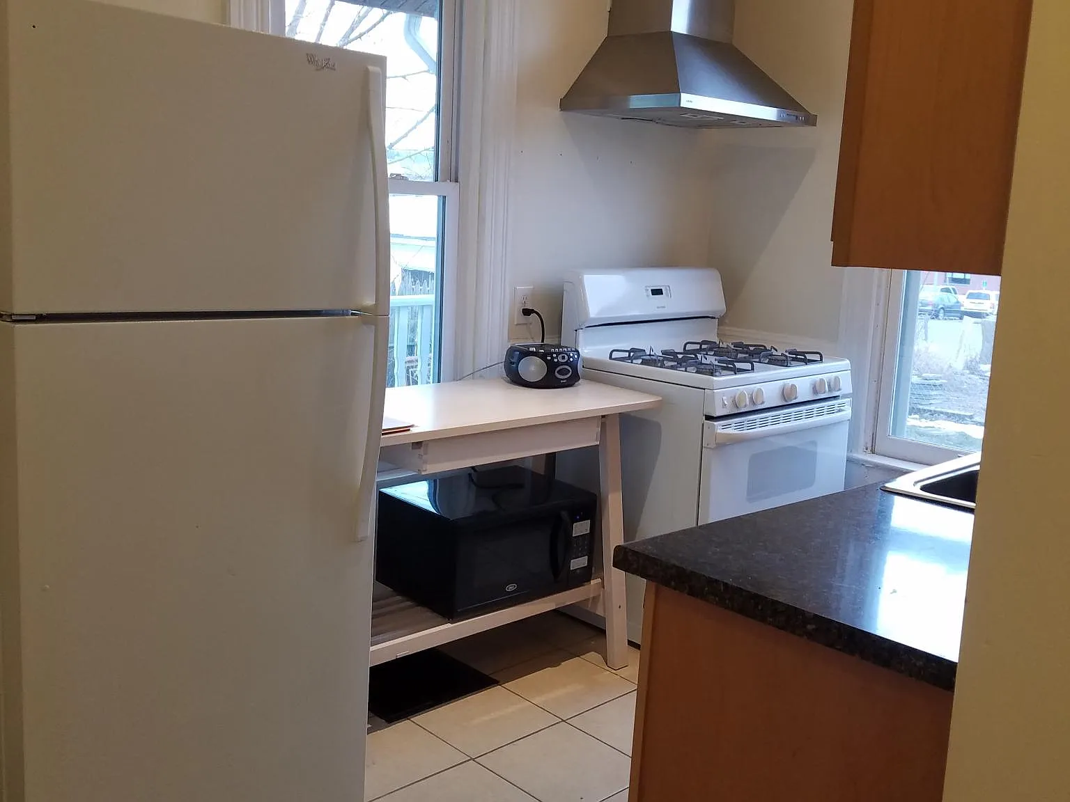 2 bed, 1000 sqft, $1,550 — Photo 4