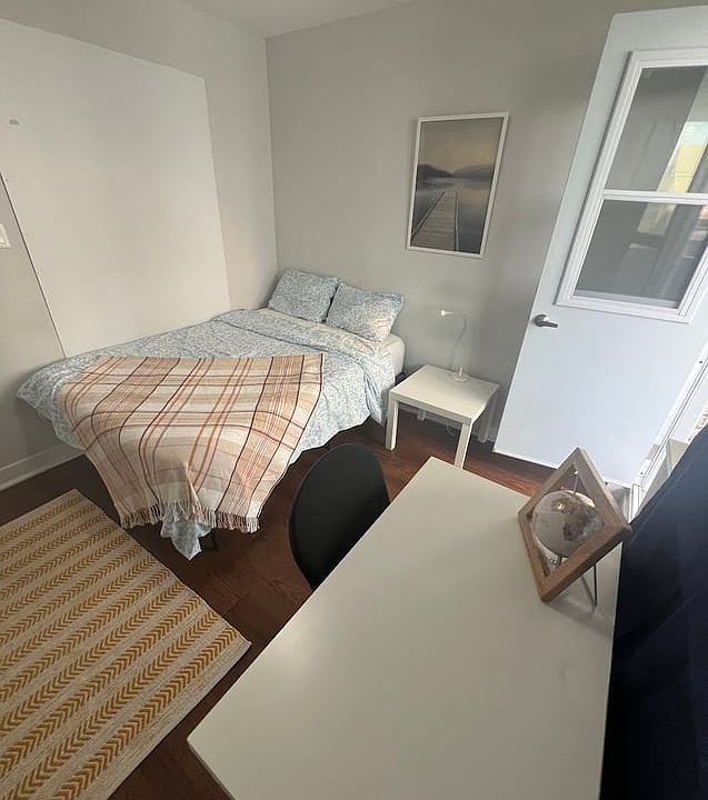 1st image of 111 Davisville Ave #617B