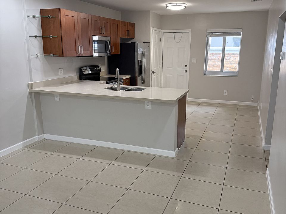 1st image of 1466 Holly Heights Dr #2