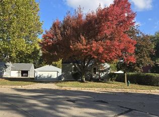 1200 33rd St SE, Cedar Rapids, IA 52403