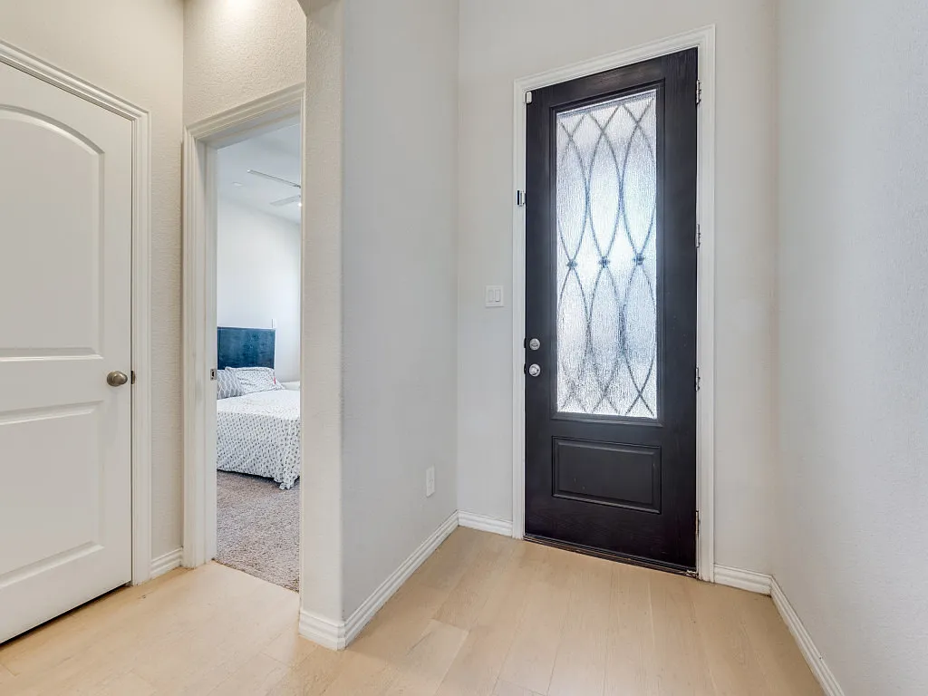 4 bed, 3049 sqft, $3,600 — Photo 2