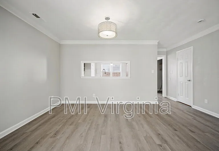 1151 Hillock Xing — Photo 9
