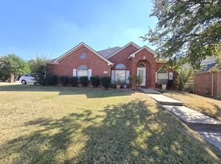 5213 Meadowland Ln, Fort Worth, TX 76123