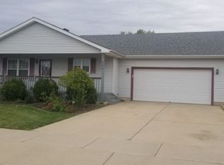 329 Willis Ave, Rochelle, IL 61068