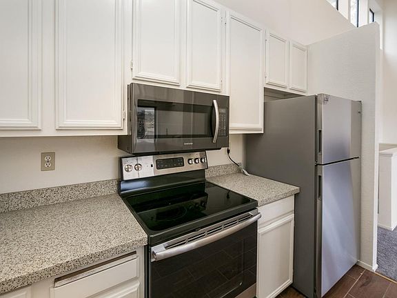 3rd image of 1 Appian Way APT 706-7