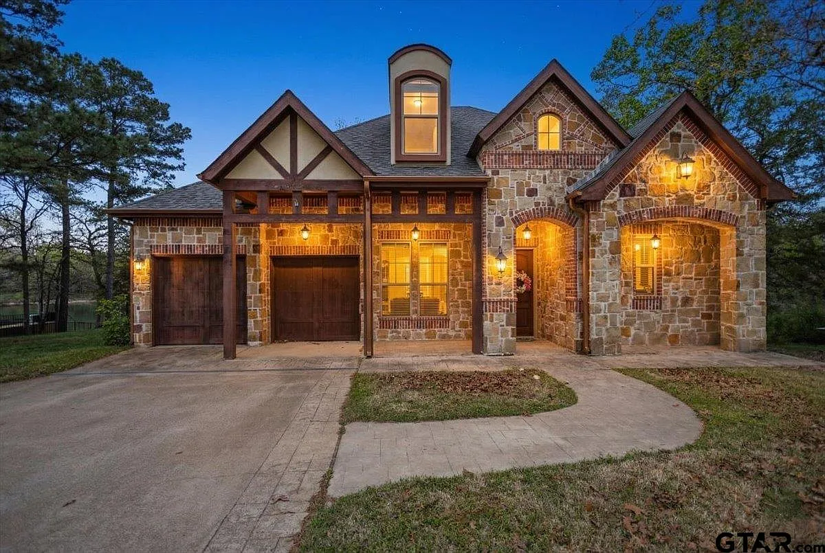 4 bed, 8.0 bath, 3438 sqft, $4,500 — Photo 1