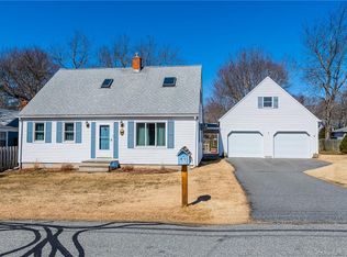 61 Indianola Rd, Niantic, CT 06357
