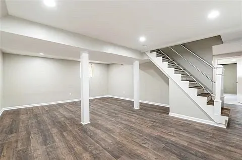 Vanguard Cir SW — Photo 38