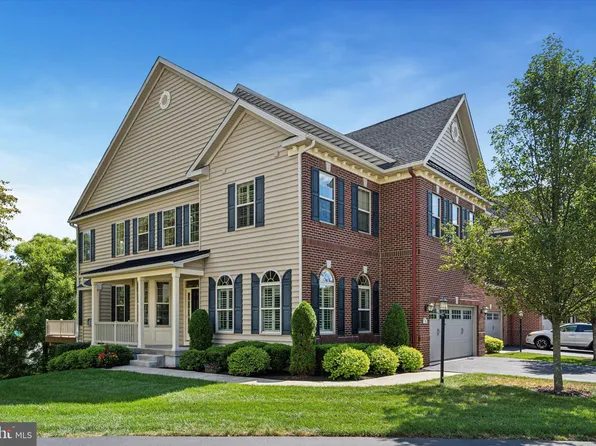 9 Silver Maple Dr, Doylestown, PA 18901