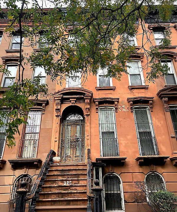 1st image of 325 Mac Donough St