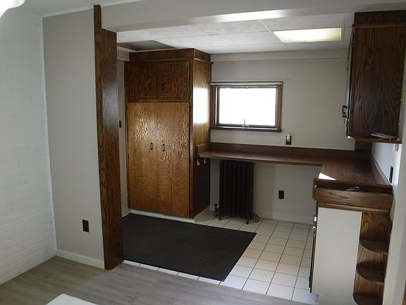 3rd image of 5 Deer St