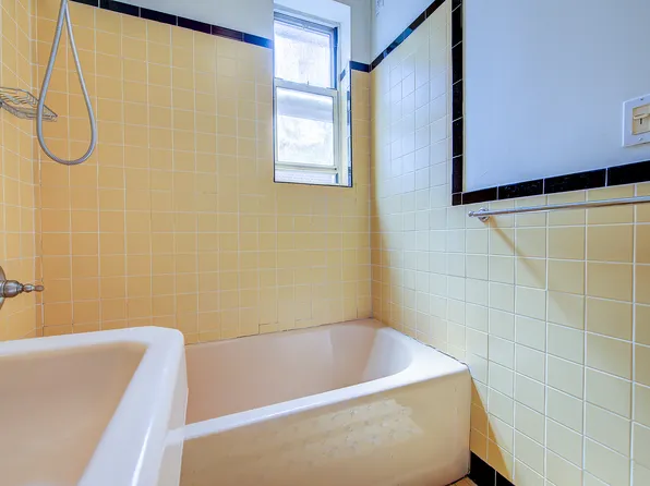 117-01 Park Lane South image 25 of 34