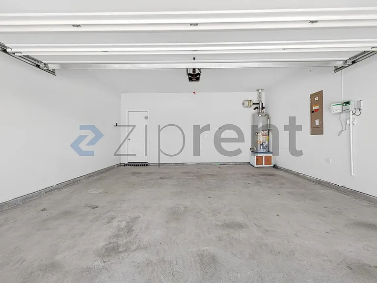 2130 Clarion Dr — Photo 32