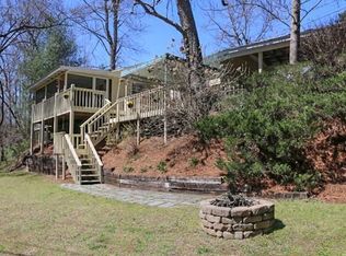 25 River Oaks Dr, Hayesville, NC 28904