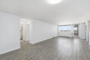 6040 Blvd East, #21J