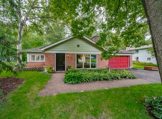 29W144 Oak Ln, Warrenville, IL 60555