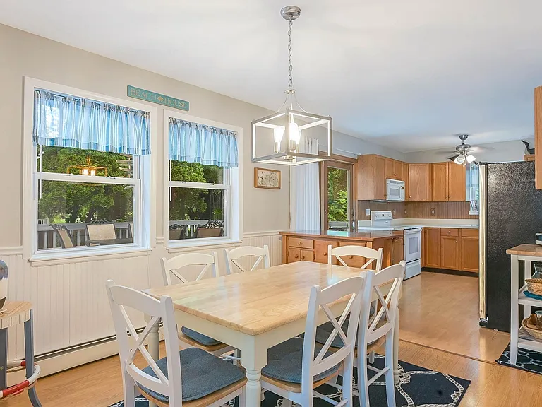 530 Stillwater Ave — Photo 4