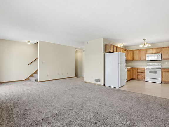 5th image of 1587 County Road D E