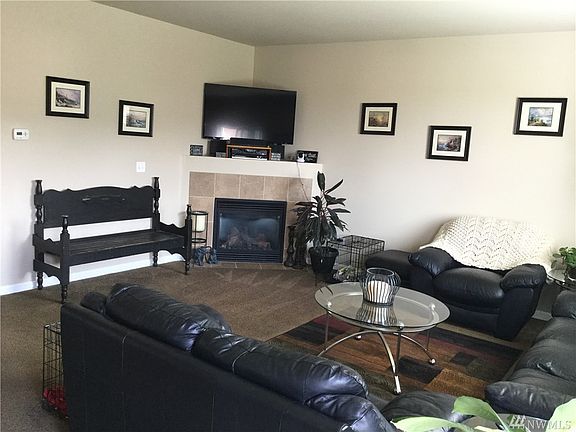 4th image of 430 Petersen Dr E