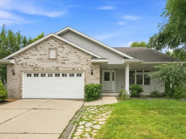 2880 Crinkle Root Dr, Fitchburg, WI 53711