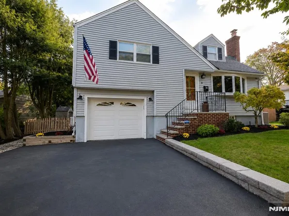 19 W Park Ave, Park Ridge, NJ 07656