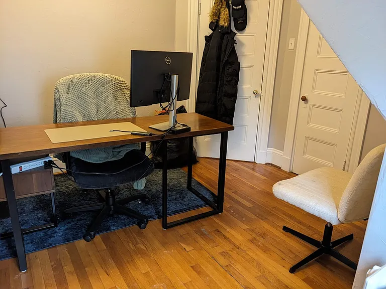 Extra room: Guest room or office