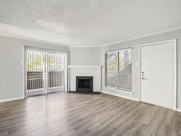 Don't Miss Out Biltmore Homes Leasing Fast — Photo 38