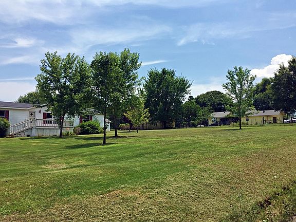 4th image of 10086 Powell Ln