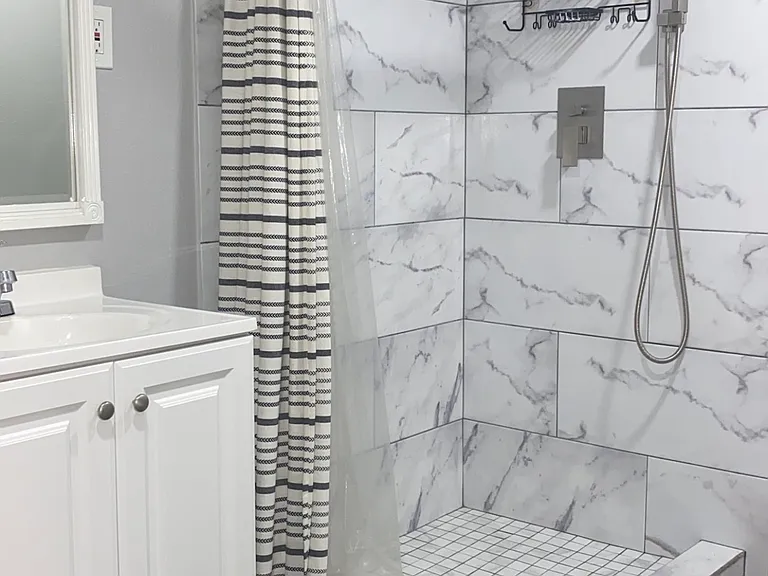 338 W 15th St #342-1/2 — Photo 4