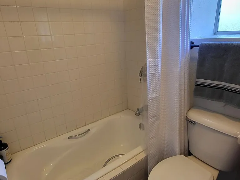712 E Pierce St #5 — Photo 15