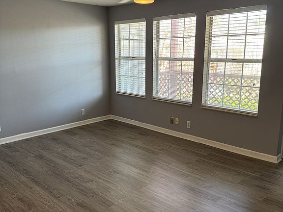 4th image of 154 N Timber Dr