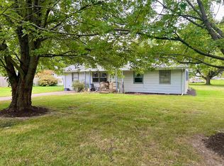 1005 N Harris St, Bourbon, IN 46504