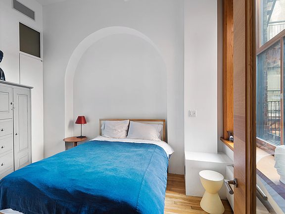5th image of 66 Crosby St APT 5E