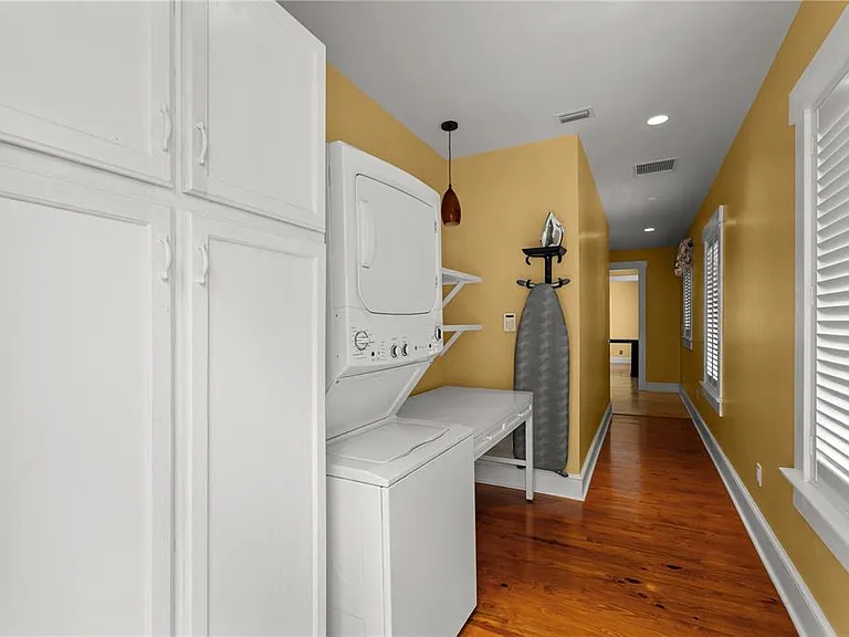 613 E Pine St — Photo 10