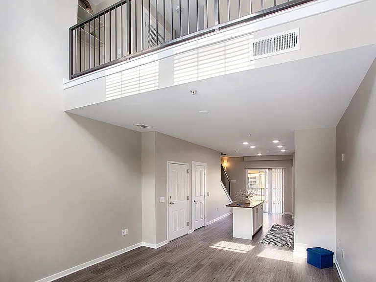 Lake Vista Apartments — Photo 18