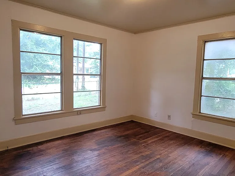 4129 Lamar Ave — Photo 12