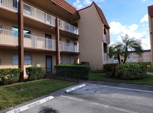 8950 Sunrise Lakes Blvd #112, Sunrise, FL 33322