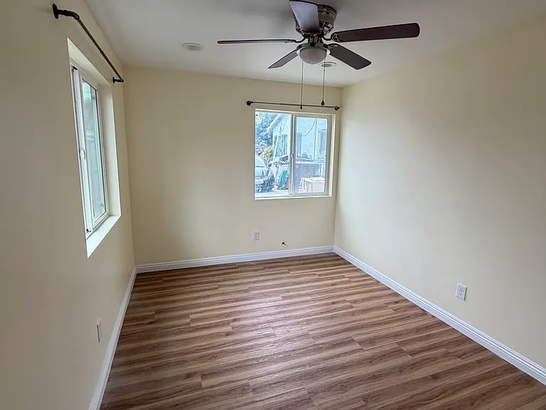 2134 E Shauer St — Photo 10