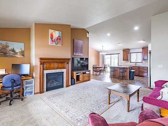 5th image of 2408 FANTAIL AVENUE