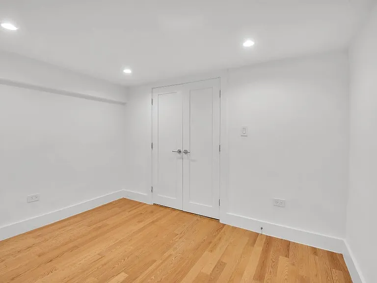220 E 22nd St #4A — Photo 3