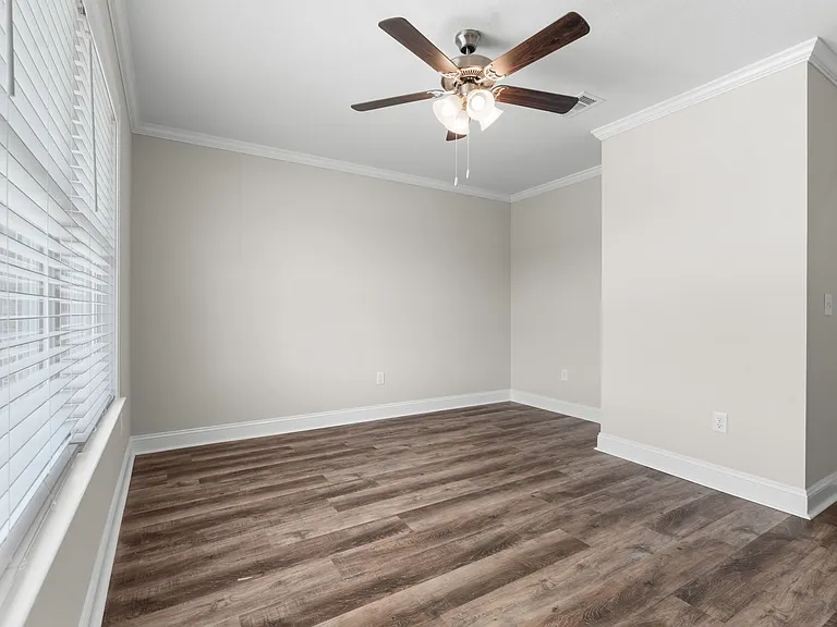 303 Latitude Ln — Photo 24