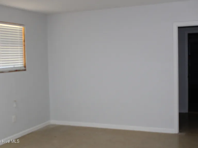 916 Stanton Dr — Photo 43