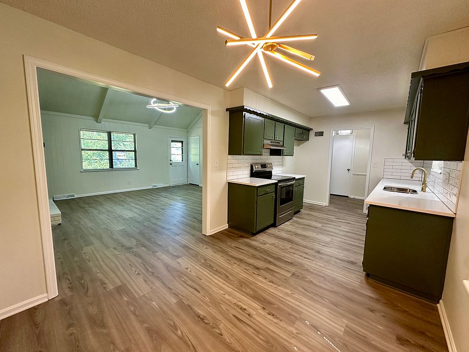 1st image of 11408 Oak St #1