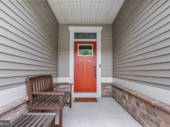 5th image of 36083 Blackfin Dr