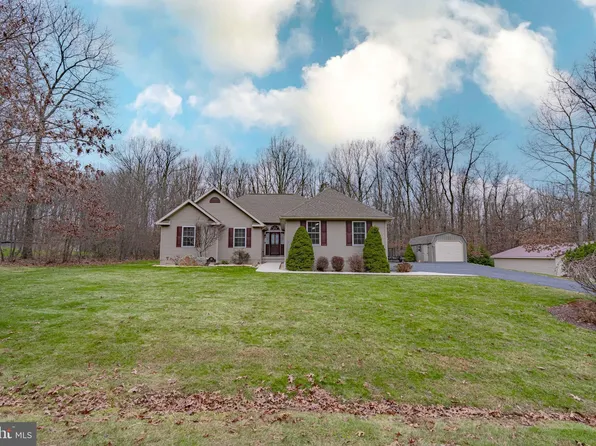 40 Hemlock Dr, Sheppton, PA 18248