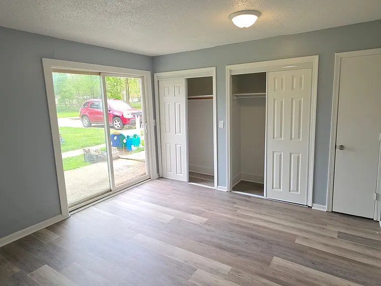 305 E John St #2 — Photo 10