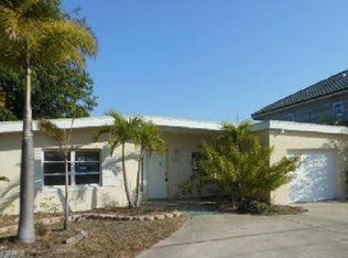 870 115th Ave, Treasure Island, FL 33706