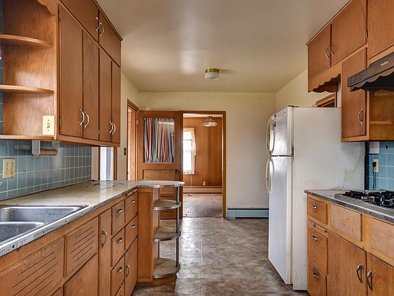 302 North Main St-24