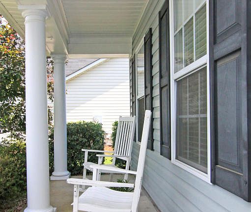 4th image of 614 Castine Way
