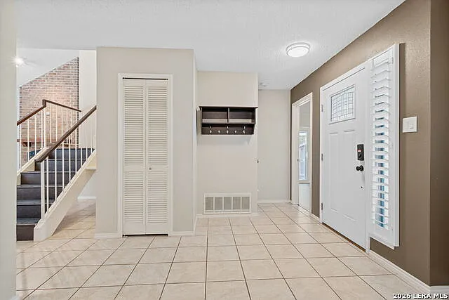 2315 Shady Crest Cir — Photo 3